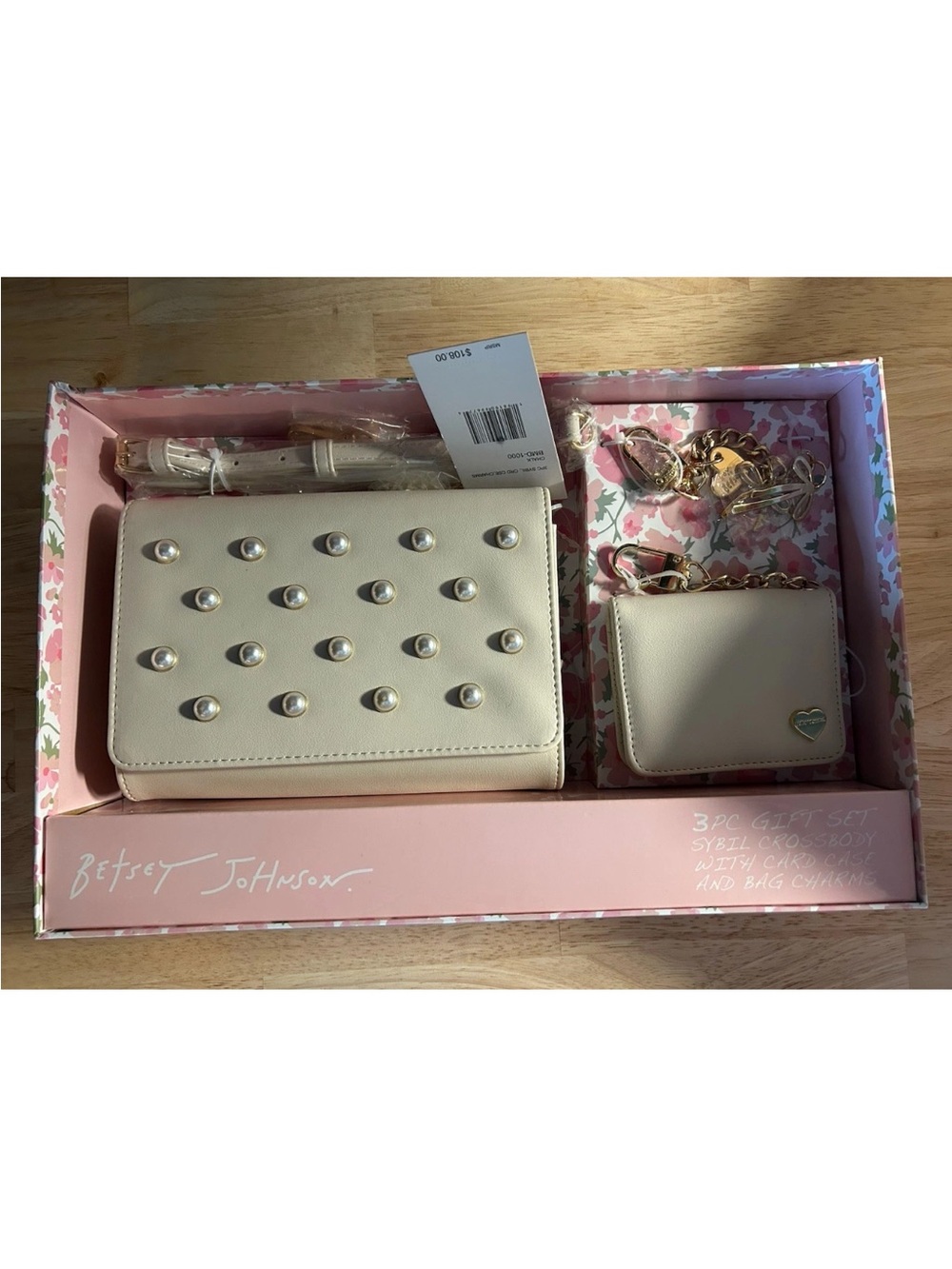 NWT Betsey Johnson Sybil 3pc Crossbody Gift Set Pearl Clutch W/ Gift Box